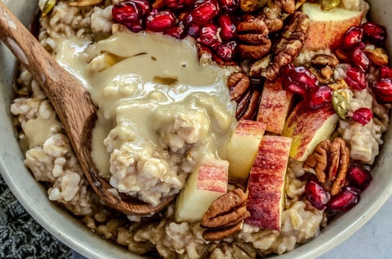 Apple Cinnamon Spiced Protein Oats